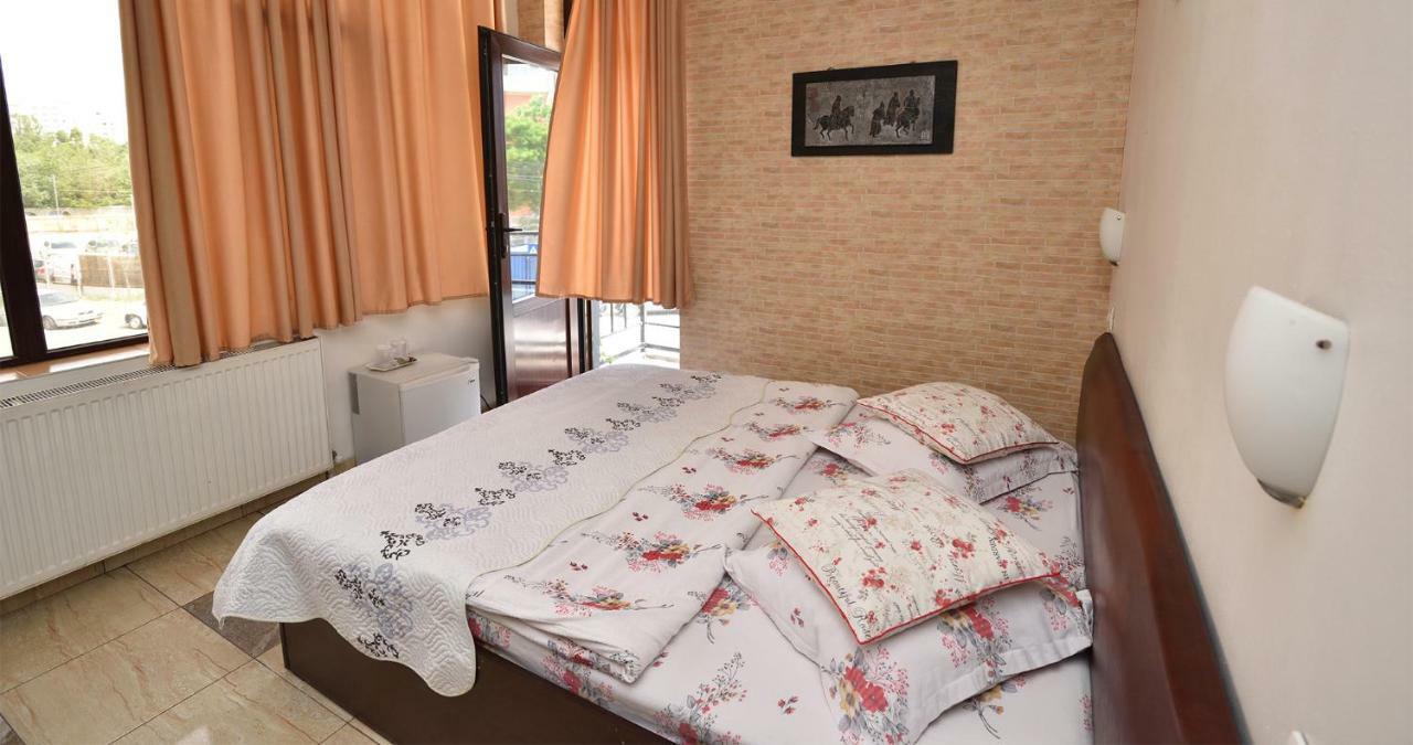 Hotel Taco Βουκουρέστι Εξωτερικό φωτογραφία